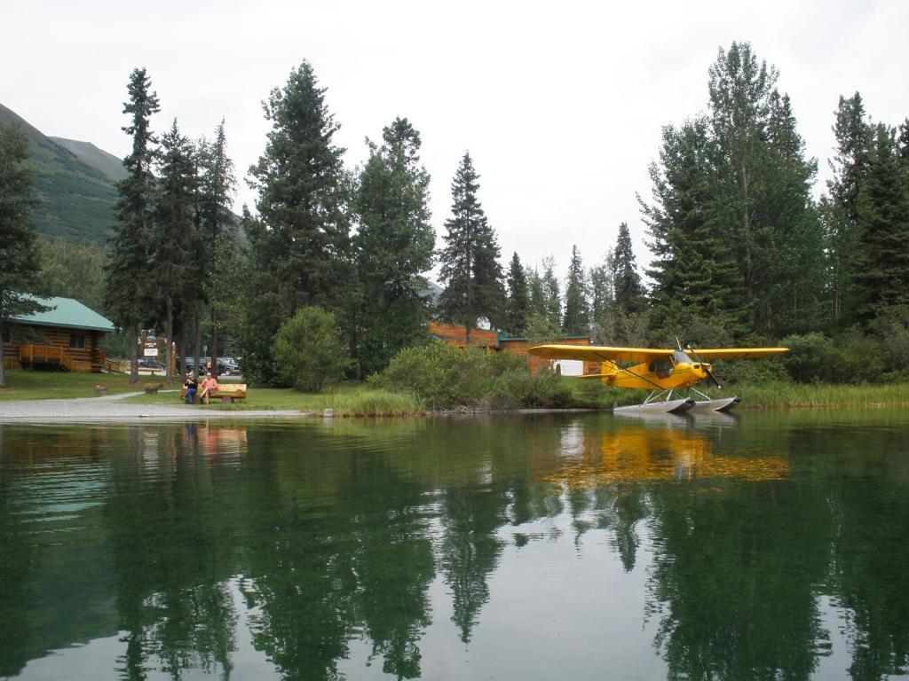 Summit Lake Lodge Dış mekan fotoğraf